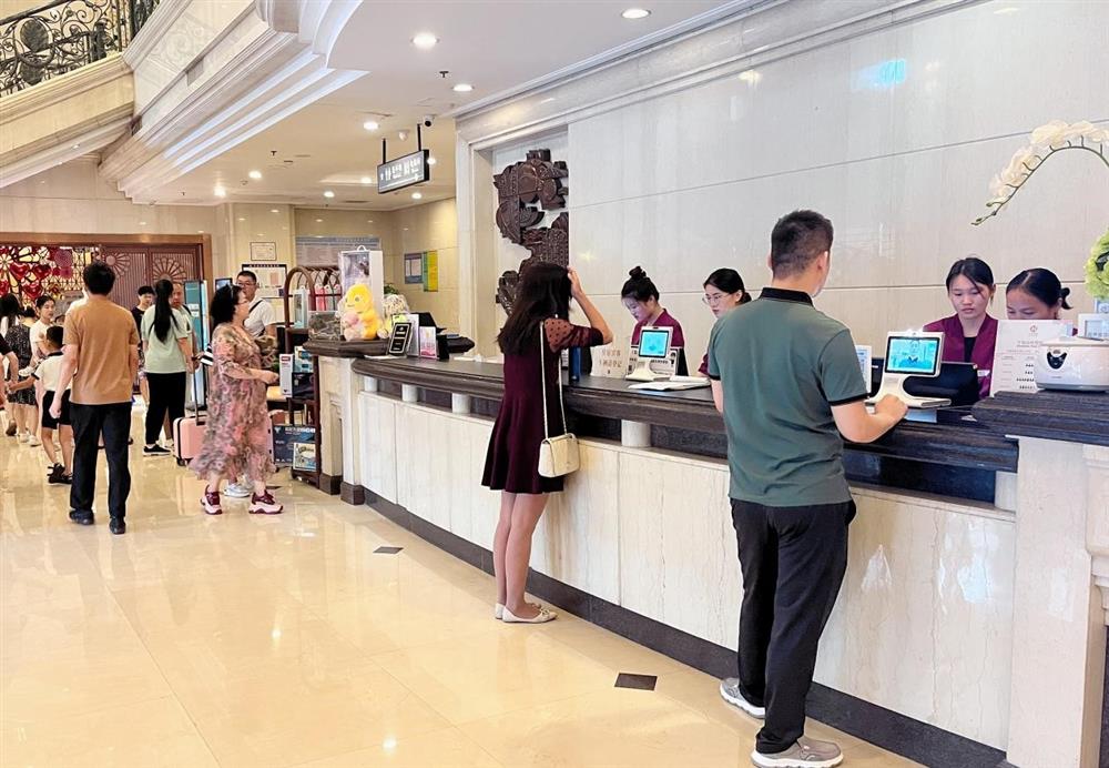 济南开云登录口网页版集团旗下吉华大厦迎来客流高峰